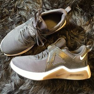 Nike Air Max Bella TR5